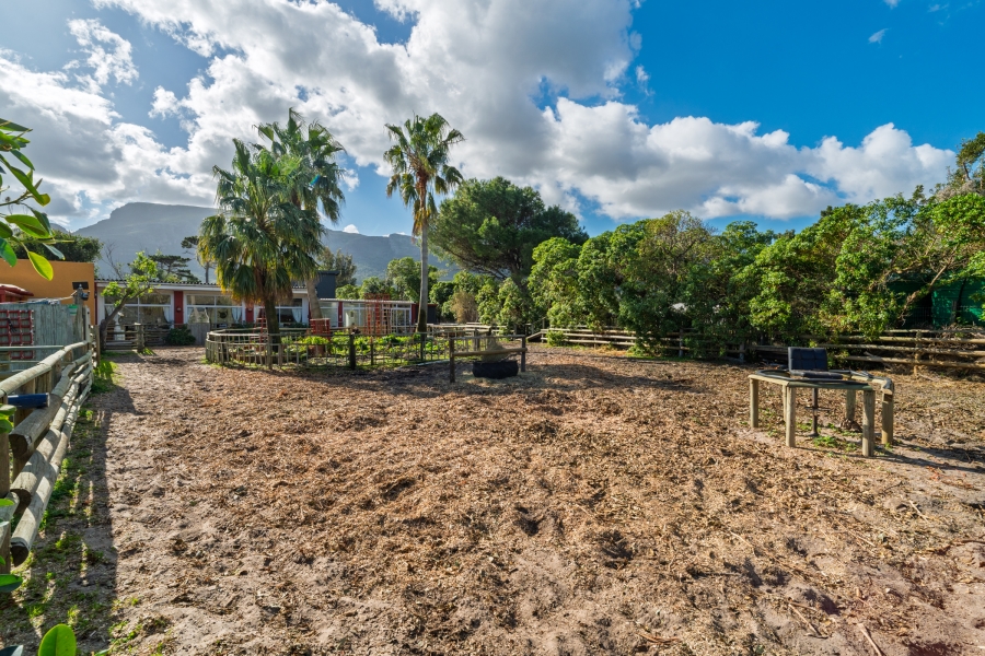 4 Bedroom Property for Sale in Meadowsteads Western Cape
